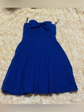 Strapless dress with bow